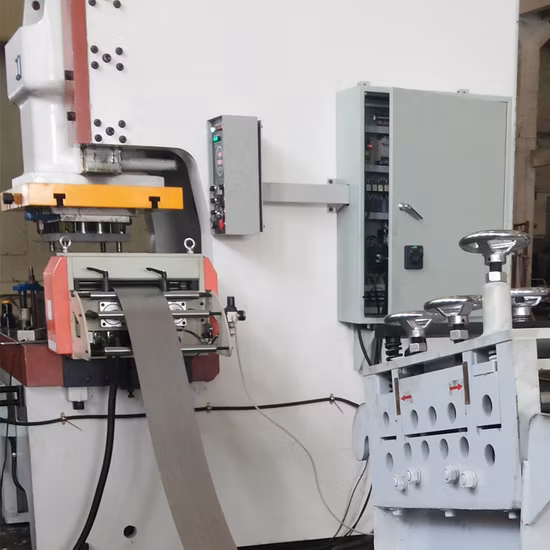 Spulenpresse Nc Servo Roll Feeder für das Stanzen von Metallteilen