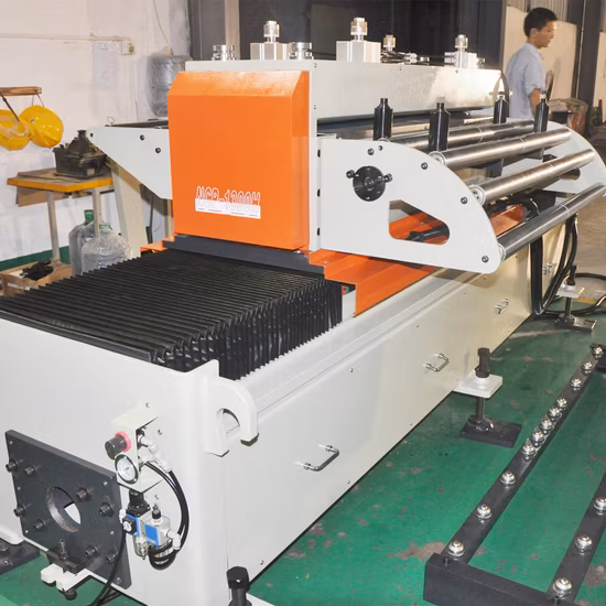 Zickzack-NC-Zufuhr-Maschinen-Ablenkungs-Servo-Rollen-Zufuhr für das Stapeln von Kreisschneidemaschinen